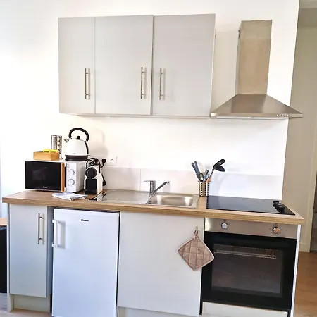 Les Bons Enfants 7 *