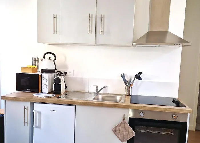 Les Bons Enfants 7 *