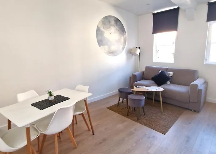 Les Bons Enfants 7 Apartment *